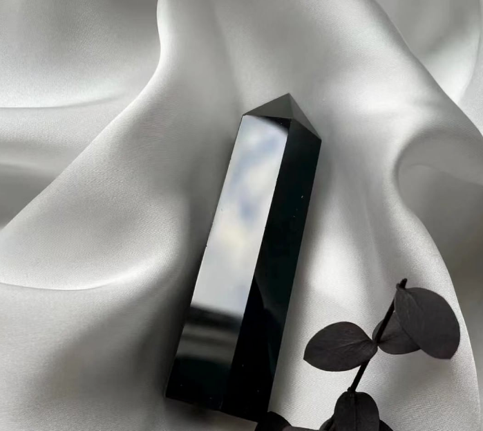 Black Obsidian Crystal Obelisk Tower Point Generator