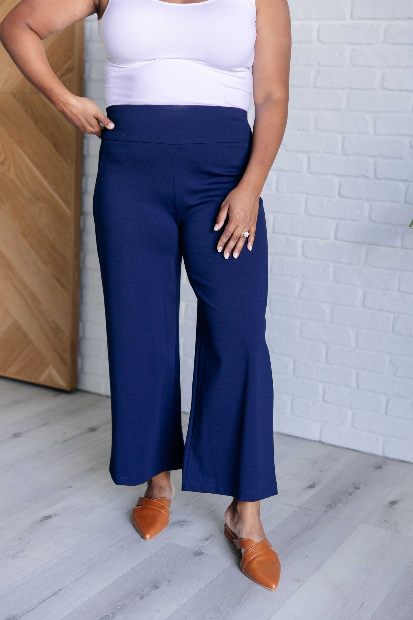 Wide Leg Crop Pants in Navy