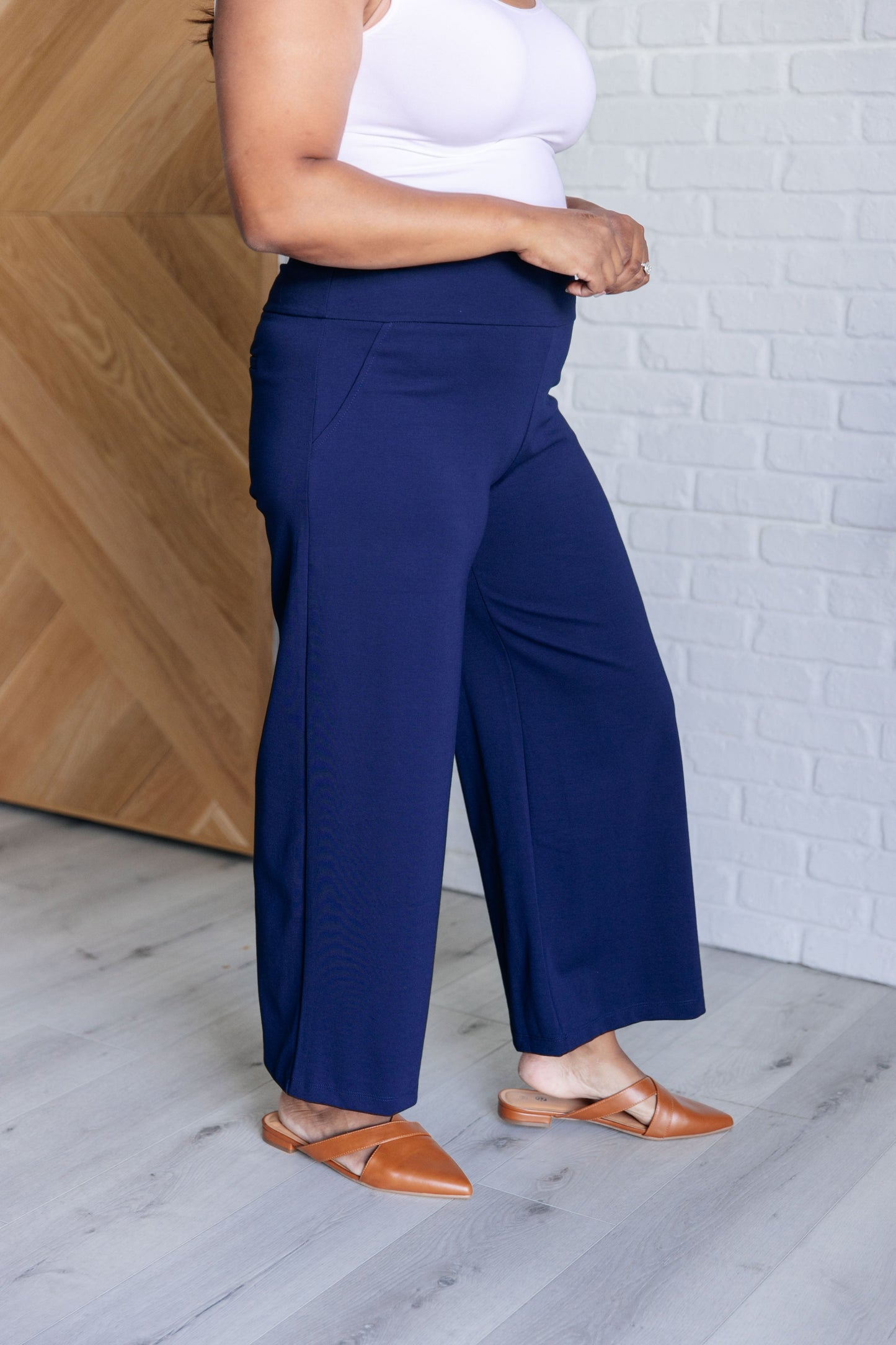 Wide Leg Crop Pants in Navy