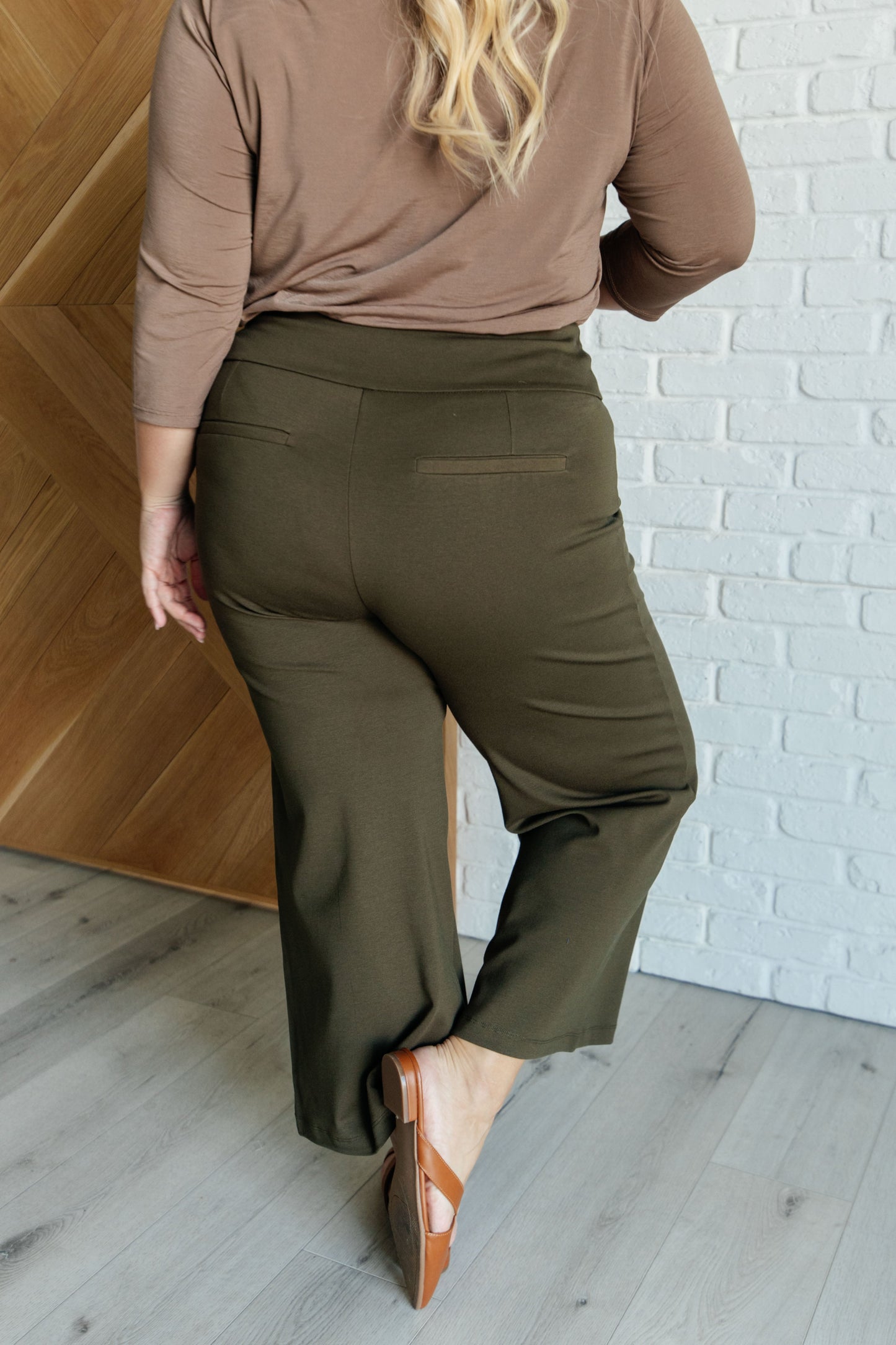 Wide Leg Crop Pants in Olive