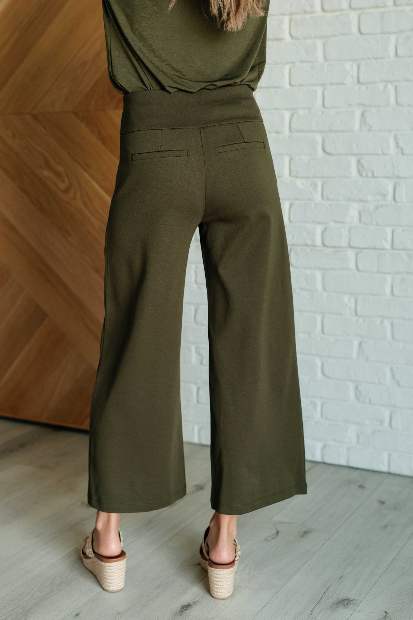 Wide Leg Crop Pants in Olive