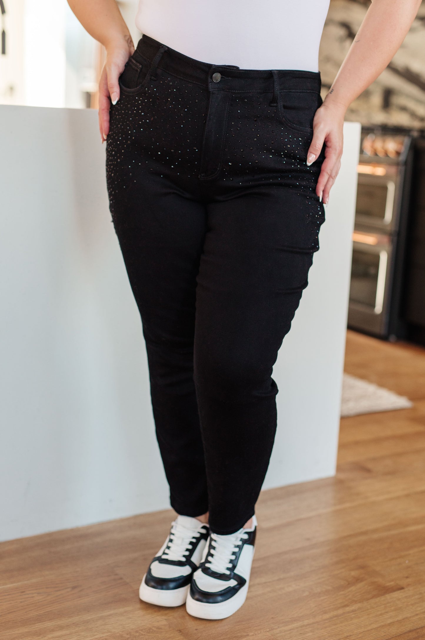 Judy Blue - Reese Rhinestone Slim Fit Jeans in Black