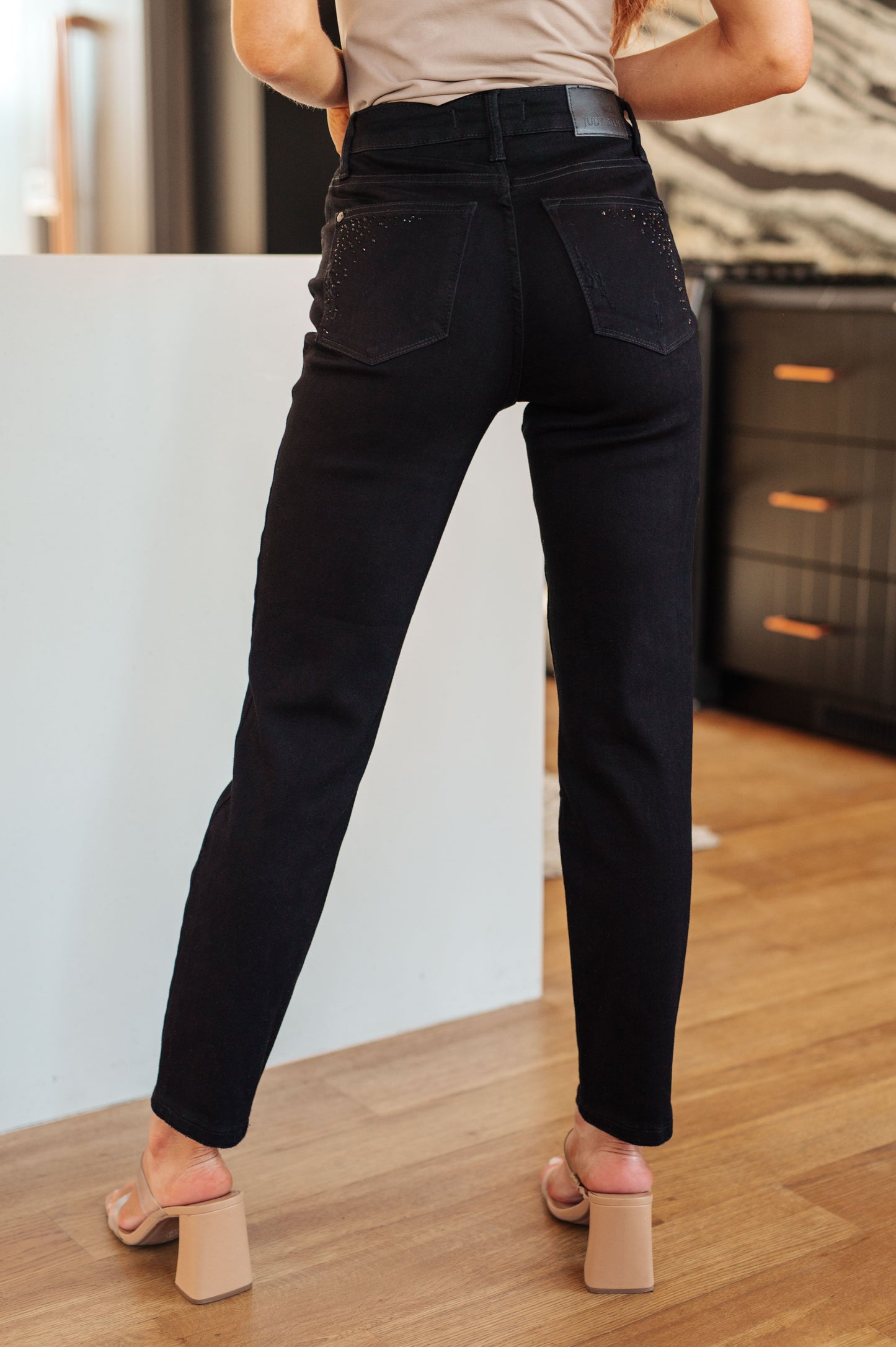 Judy Blue - Reese Rhinestone Slim Fit Jeans in Black