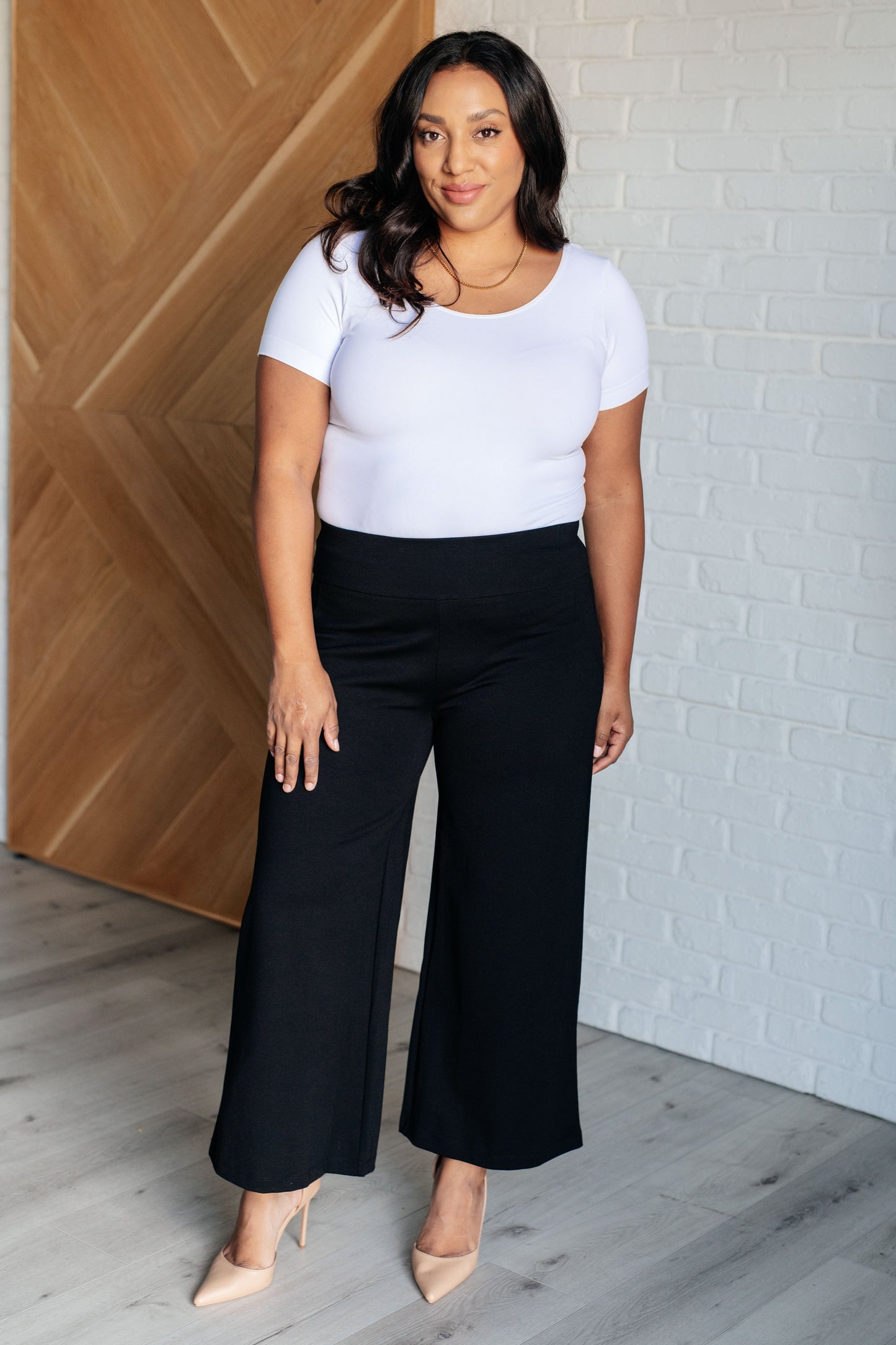 Wide Leg Crop Pants in Black